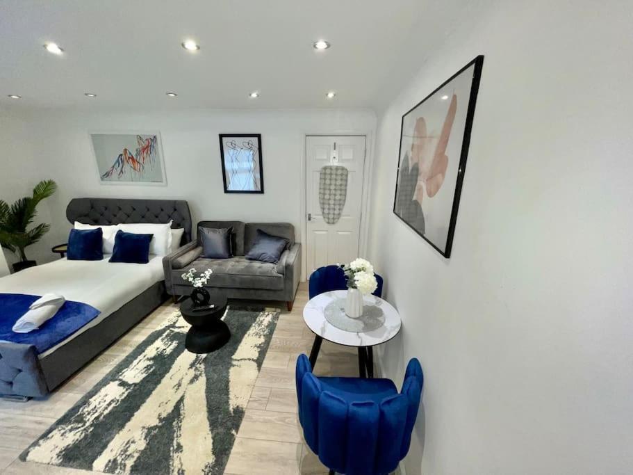 Stylish Cosy Studio Apartment Gravesend Bagian luar foto